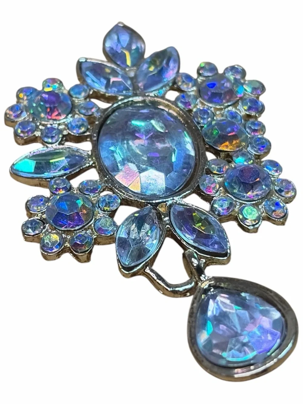 139 Vintage Aurora Borealis Stone Brooch